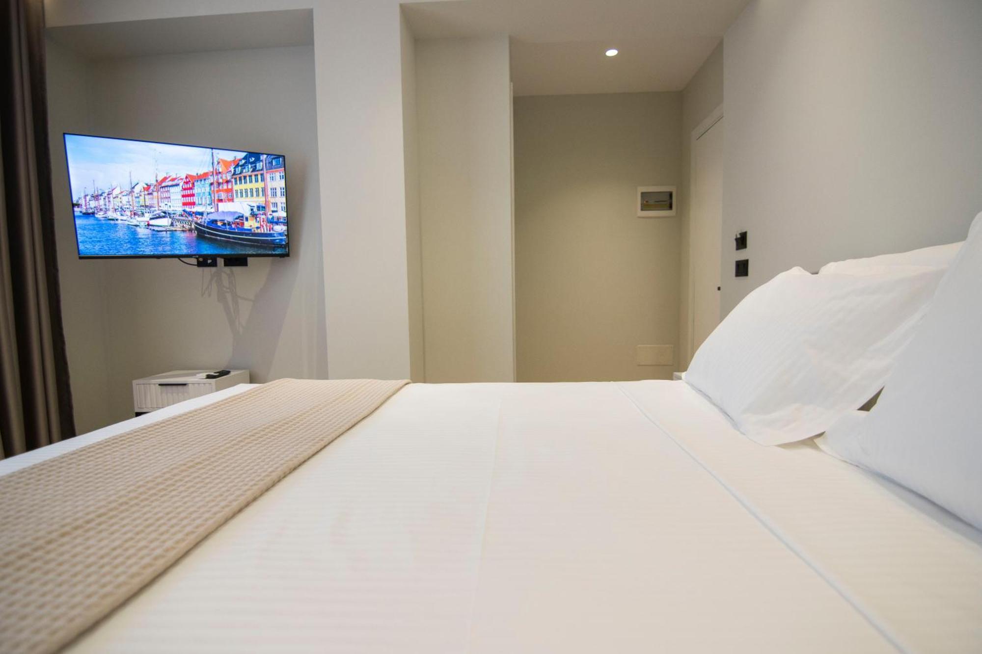 Mina Luxury Rooms Tirana Exterior photo