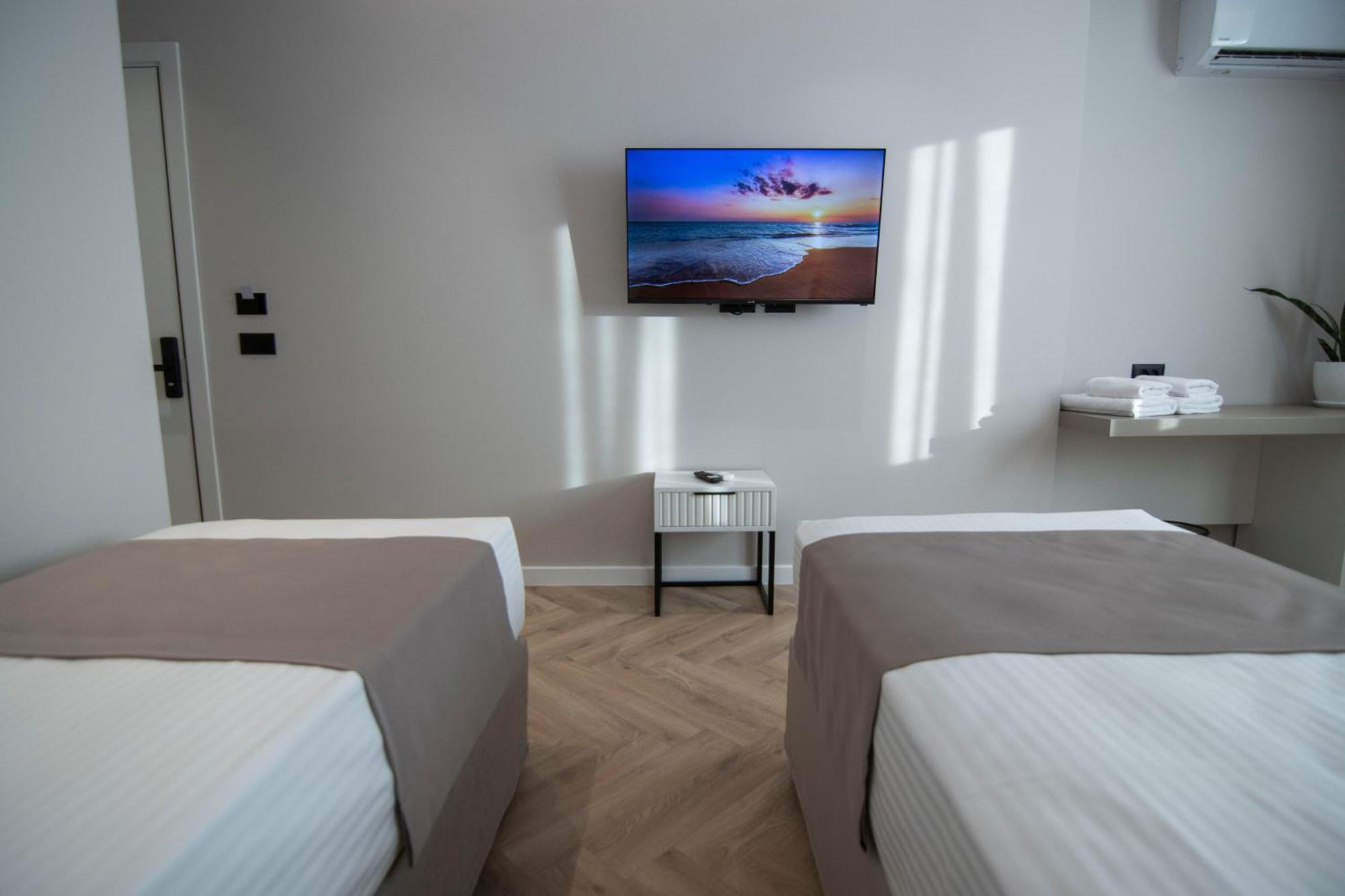 Mina Luxury Rooms Tirana Exterior photo